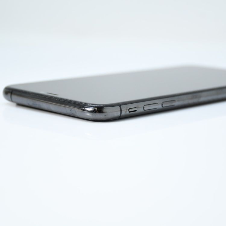 �ڱվ����ʡ�ư��ġ�����100 %��docomo SIM�ե꡼ iPhone XS Max 64GB