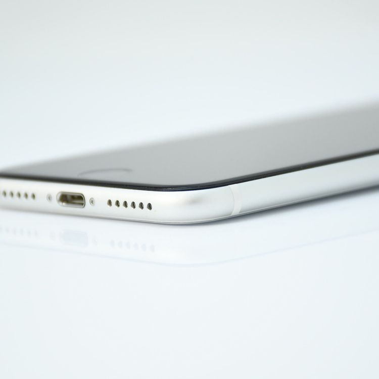 ʡХåƥ꡼93%SIMե꡼ iPhone SE 2 64GB ۥ磻