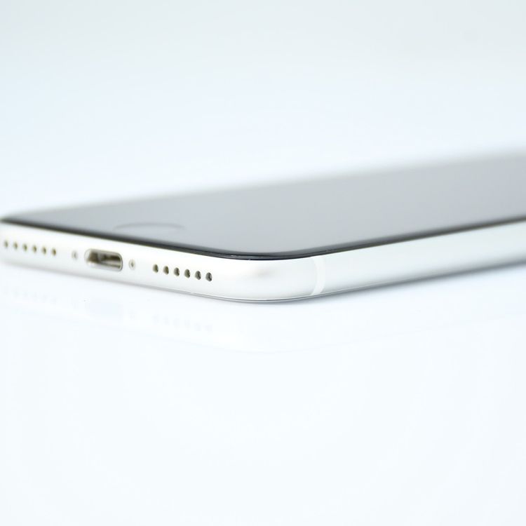 �ڽ����Хåƥ꡼��������86���SIM�ե꡼ iPhone SE �裲���� 64GB �ۥ磻��