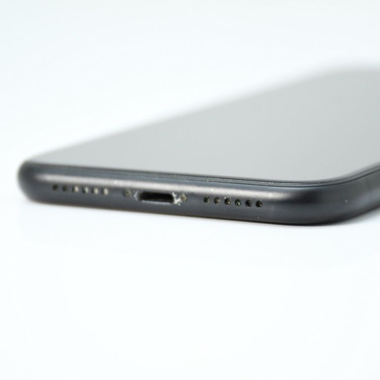 �ڱվ����ʡ������Хåƥ꡼��������83���docomo SIM�ե꡼ iPhone11 64GB