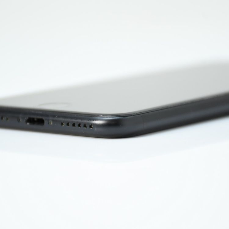 SIM�ե꡼ iPhone SE �裲���� 64GB �֥�å�