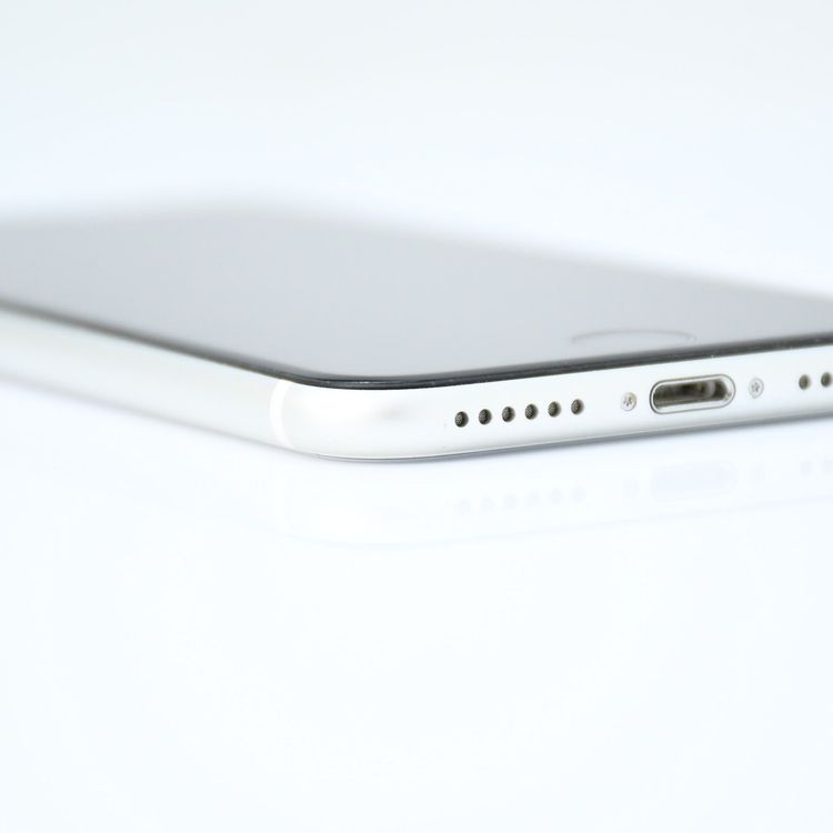 �ڽ����Хåƥ꡼��������95���SIM�ե꡼ iPhone SE �裲���� 64GB �ۥ磻��