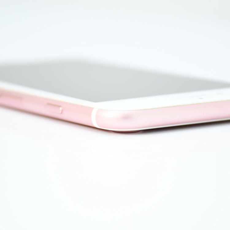 �ڱվ����ʡ� docomo SIM�ե꡼ iPhone 7 32GB �������������