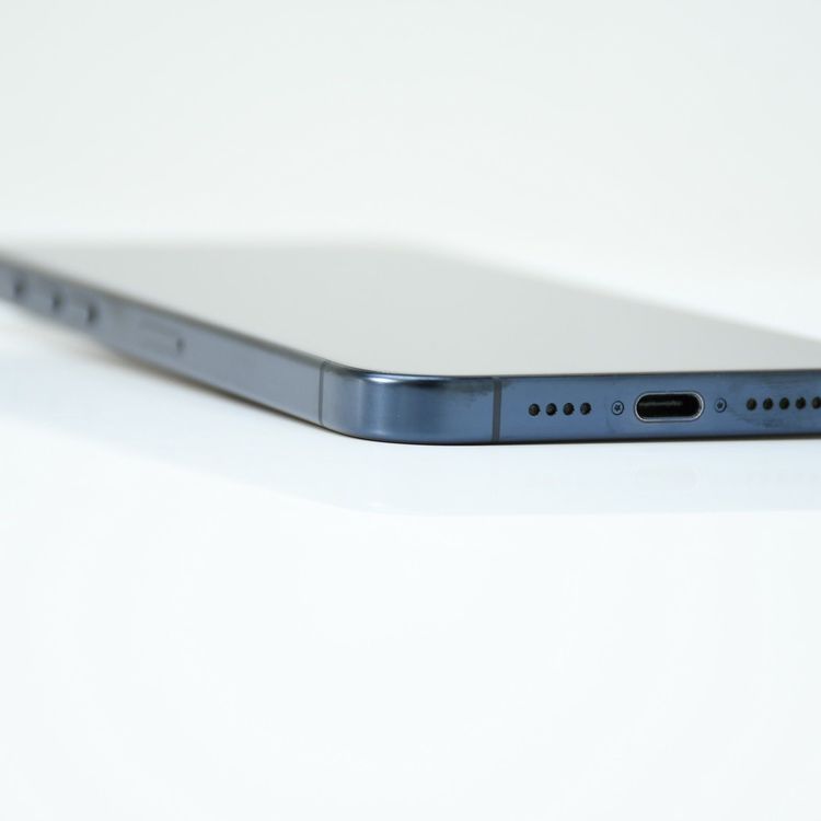 �����ʡ�SIM�ե꡼ iPhone15 Pro Max 256GB �֥롼�����˥���