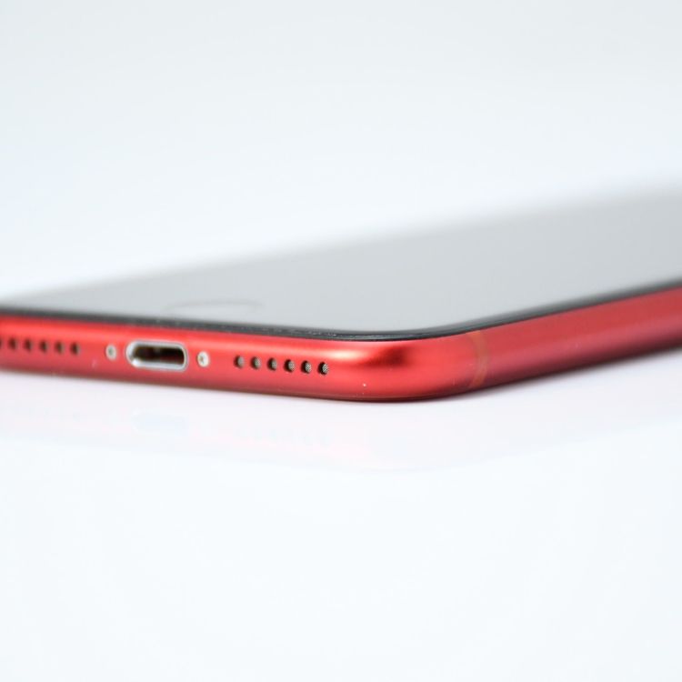 �����ʡ�SIM�ե꡼ iPhone SE �裲���� 64GB ��å�