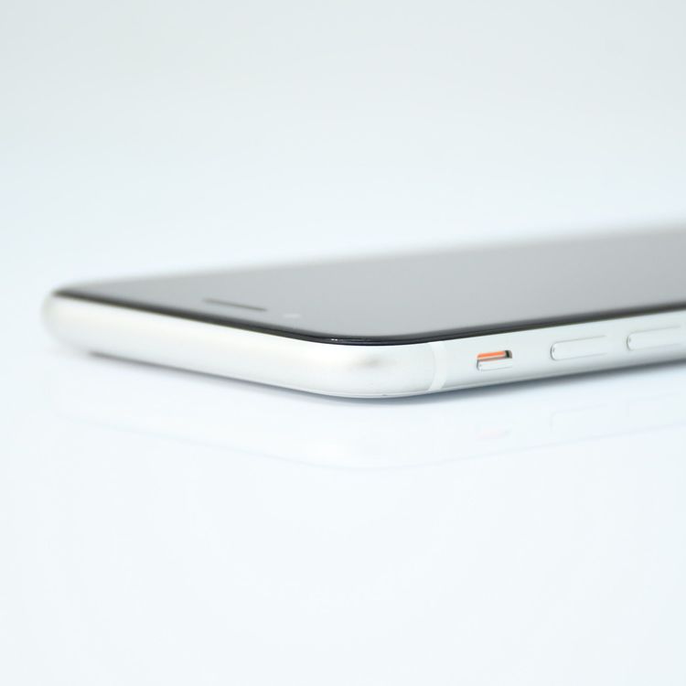 �ڽ����Хåƥ꡼100���SIM�ե꡼ iPhone SE �裲���� 64GB �ۥ磻��