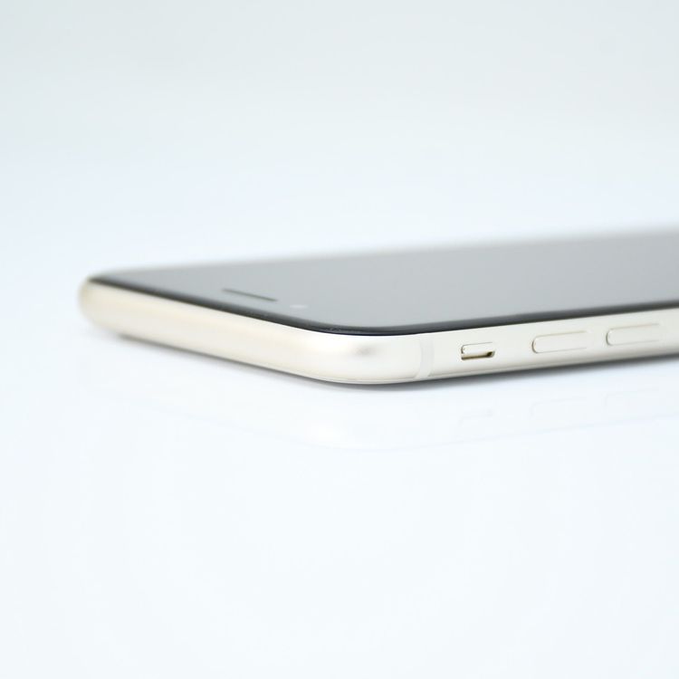 �����ʡ������Хåƥ꡼82���SIM�ե꡼ iPhoneSE �裳���� 64GB �������饤��