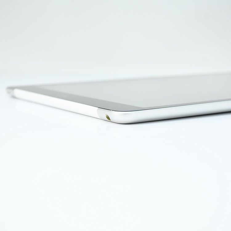 SIM�ե꡼iPad ��9���� 64GB ����С�