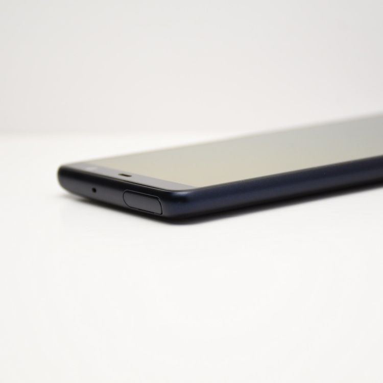 �ڱվ����ʡ�SIM�ե꡼ docomo arrows Be4 F-41A �֥�å�