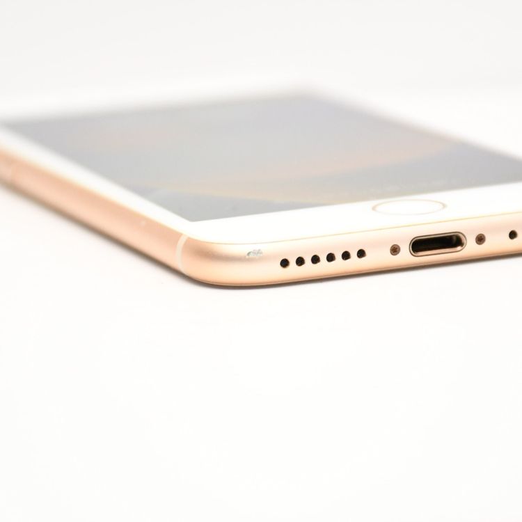 �ڱվ����ʡ��Хåƥ꡼��������85���docomo SIM�ե꡼ iPhone 8 64GB