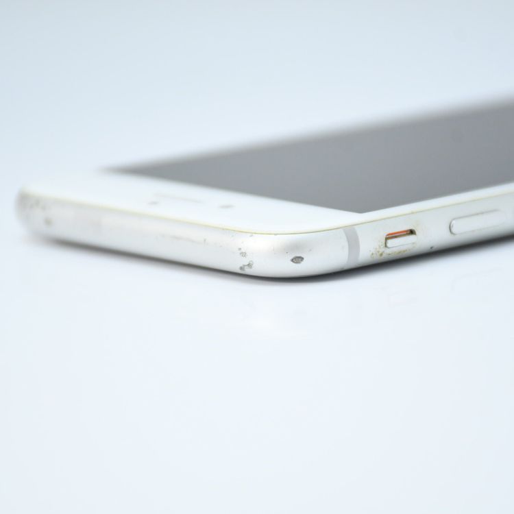 �ڱվ����ʡ�docomo SIM�ե꡼ iPhone8 64GB ����С�