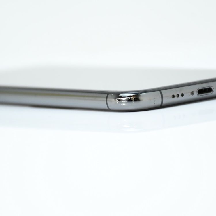 �����ʡ������Хåƥ꡼85���docomo SIM�ե꡼ iPhone XS 64GB