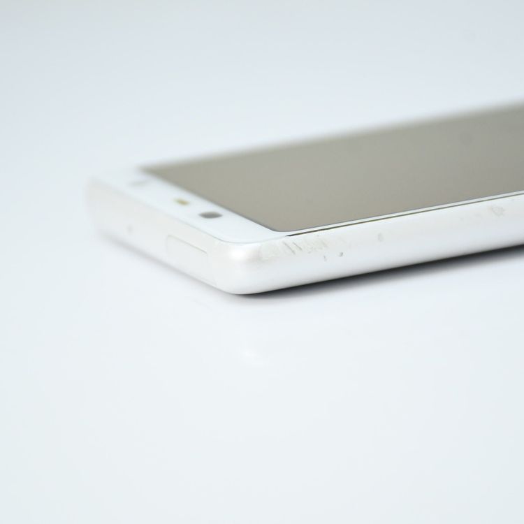 �ڥ���󥯡������ɹ���SIM�ե꡼ docomo arrows Be3 F-02L �ۥ磻��