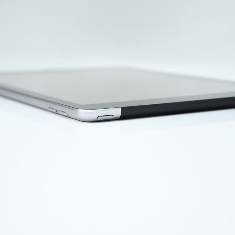 �ڥХåƥ꡼��������98���docomo SIM�ե꡼iPad ��6���� 32GB