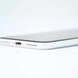 �����ʡ�SIM�ե꡼ iPhone SE �裲���� 64GB �ۥ磻��