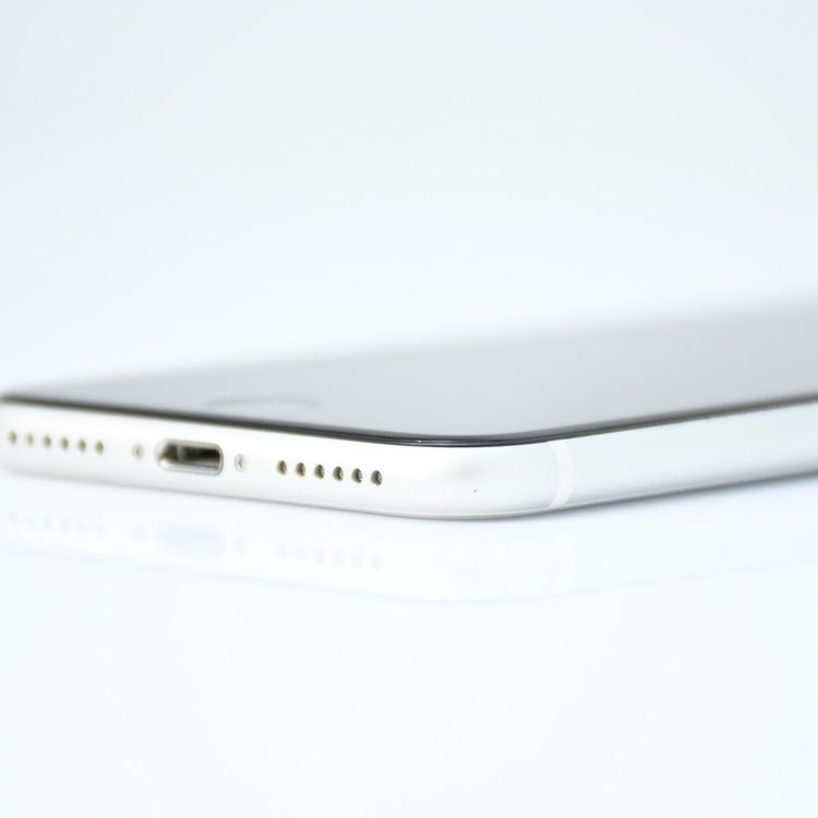 �����ʡ�SIM�ե꡼ iPhone SE �裲���� 64GB �ۥ磻��