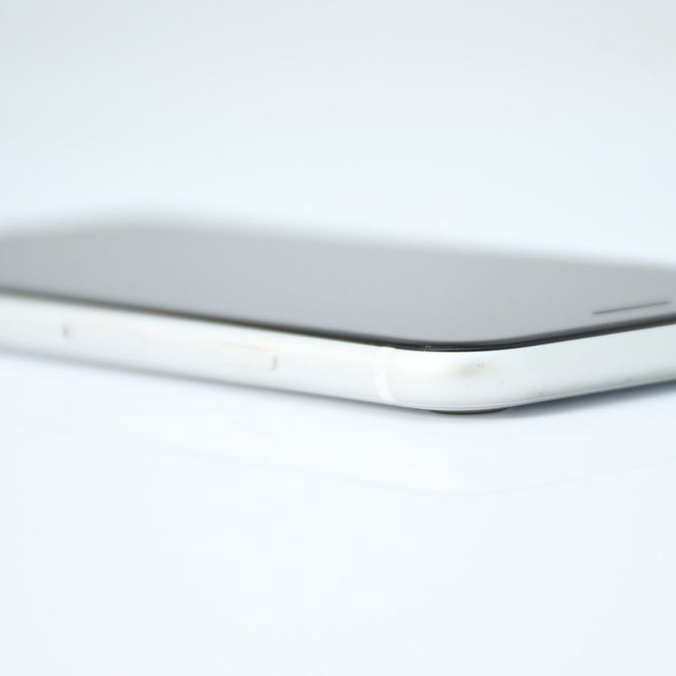 �����ʡ������Хåƥ꡼86���SIM�ե꡼ iPhone SE �裲���� 64GB �ۥ磻��