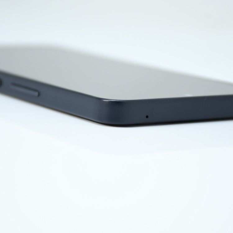 �ڥ���󥯡�docomo SIM�ե꡼ AQUOS wish4 SH-52E �֥�å�