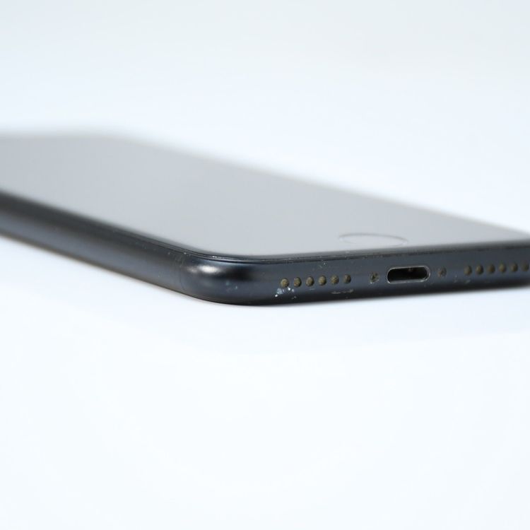 SIM�ե꡼ iPhone SE �裲���� 64GB �֥�å�