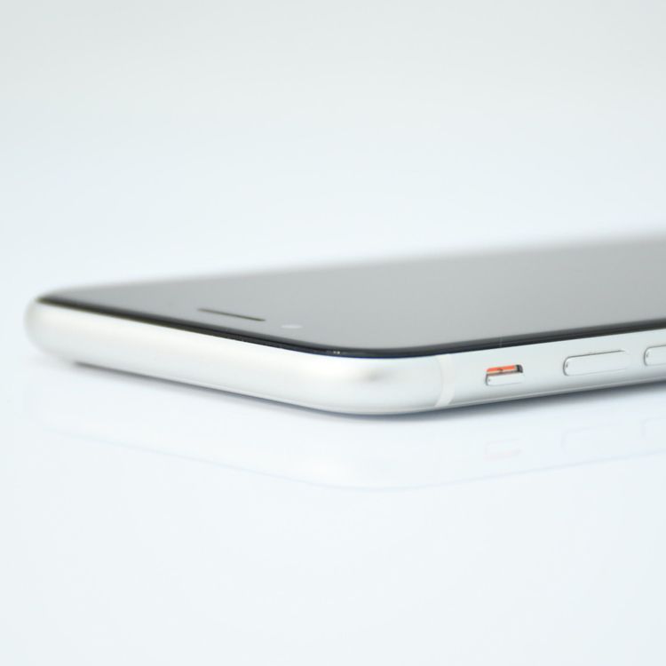 ʡХåƥ꡼93%SIMե꡼ iPhone SE 2 64GB ۥ磻