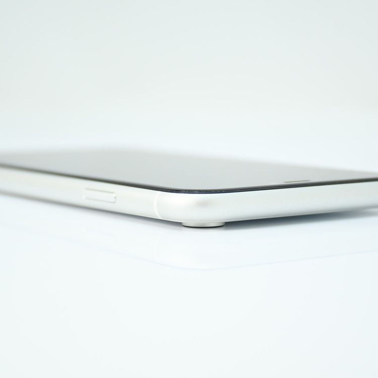 ڽХåƥ꡼82ʡdocomo SIMե꡼ iPhone XR 64GB ۥ磻