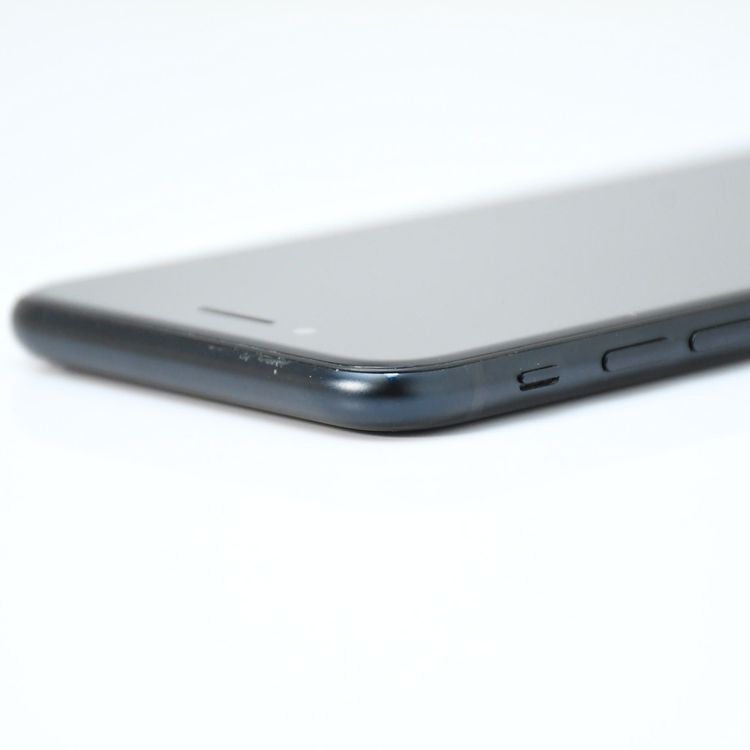 �ڽ����Хåƥ꡼92%��docomo SIM�ե꡼ iPhoneSE �裳���� 64GB