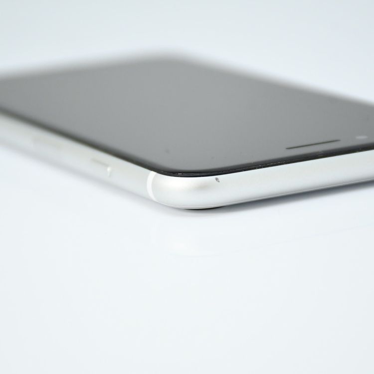 �ڱվ����ʡ������Хåƥ꡼��������91���SIM�ե꡼iPhone SE �裲���� 128GB