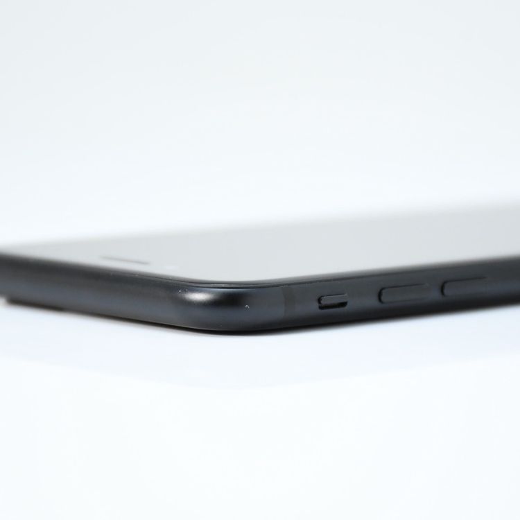 �����ʡ�SIM�ե꡼ iPhone SE �裲���� 64GB �֥�å�