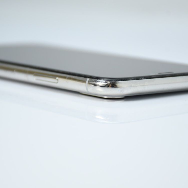 �ڱվ����ʡ�ư��ġ�����100 %��Softbank SIM�ե꡼iPhone X 64GB