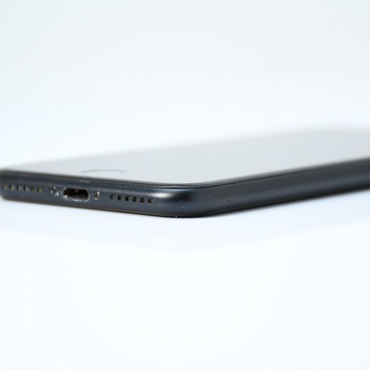 �����ʡ�SIM�ե꡼ iPhone SE �裲���� 128GB �֥�å�