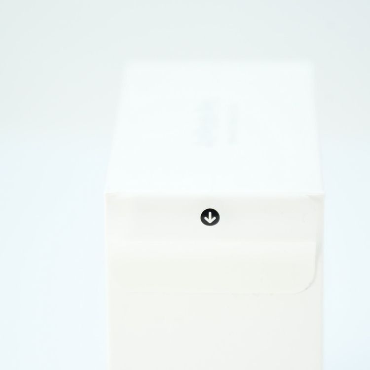 ��̤�������ʡ�AirPods ��1���� with MagSafe Case MWP22J/A