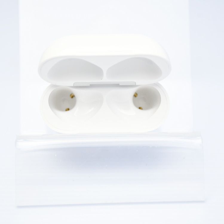 �����ʡ�Apple�ݾ�ͭ���AirPods 4 MXP63J/A A3050