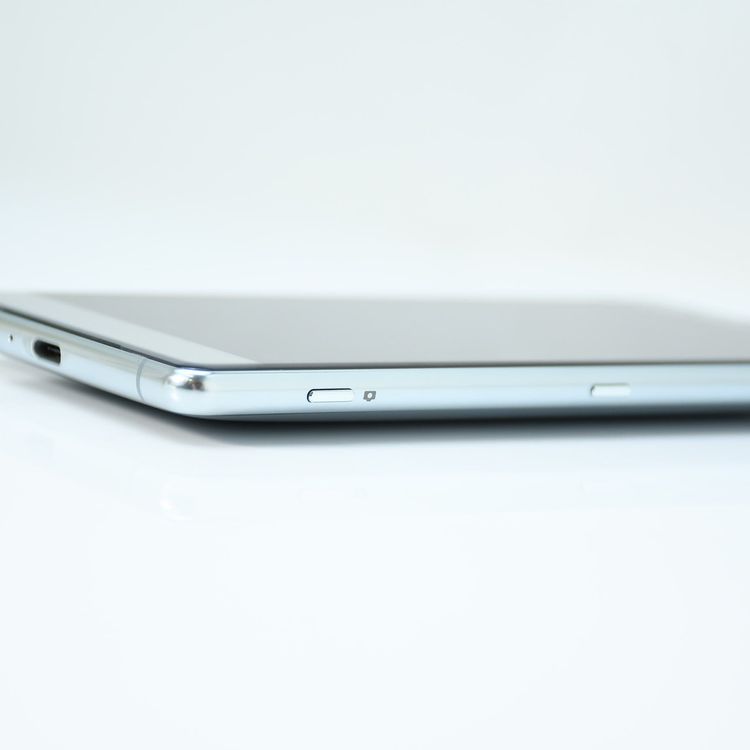 �����ʡ������ɹ���SIM�ե꡼ au Xperia XZ2 Premium SOV38