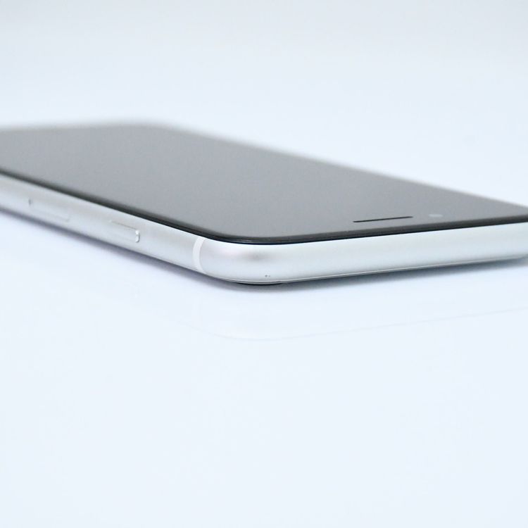 ڱվʡdocomo SIMե꡼ iPhoneSE 2 128GB ۥ磻