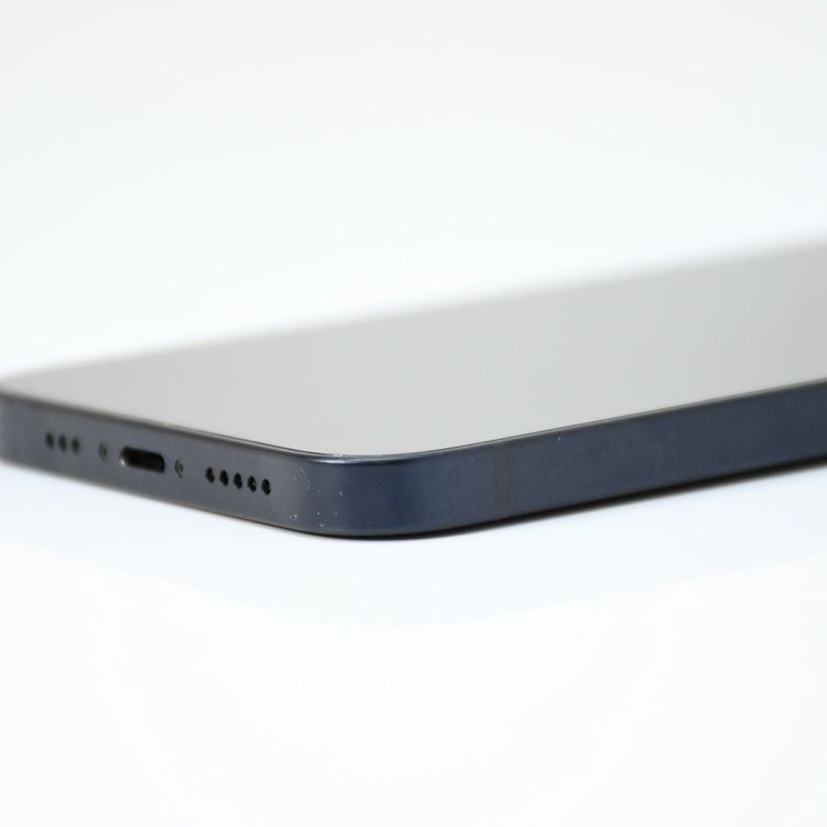 �ڽ����Хåƥ꡼�������� 82���SIM�ե꡼ iPhone12 64GB �֥�å�