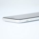 ��ư��ġ�����100 %�����ʡ�SIM�ե꡼ iPhone SE�裲���� 64GB �ۥ磻��