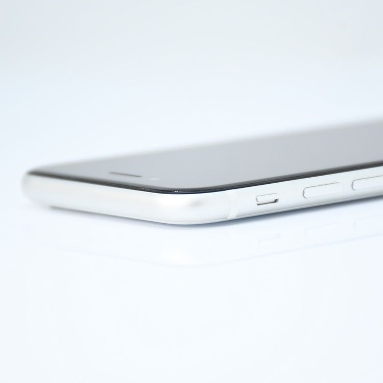 ��ư��ġ�����100 %�����ʡ�SIM�ե꡼ iPhone SE�裲���� 64GB �ۥ磻��