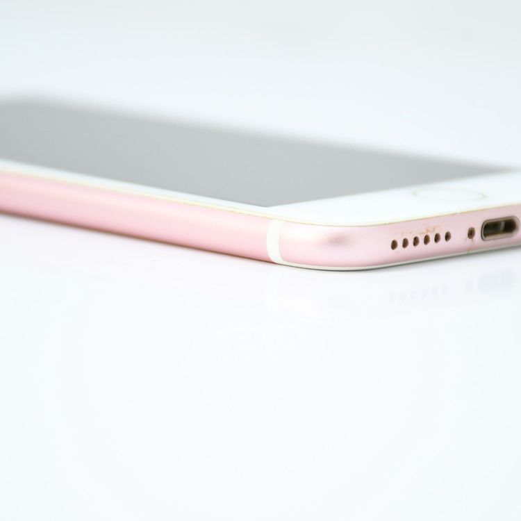 �ڱվ����ʡ� docomo SIM�ե꡼ iPhone 7 32GB �������������