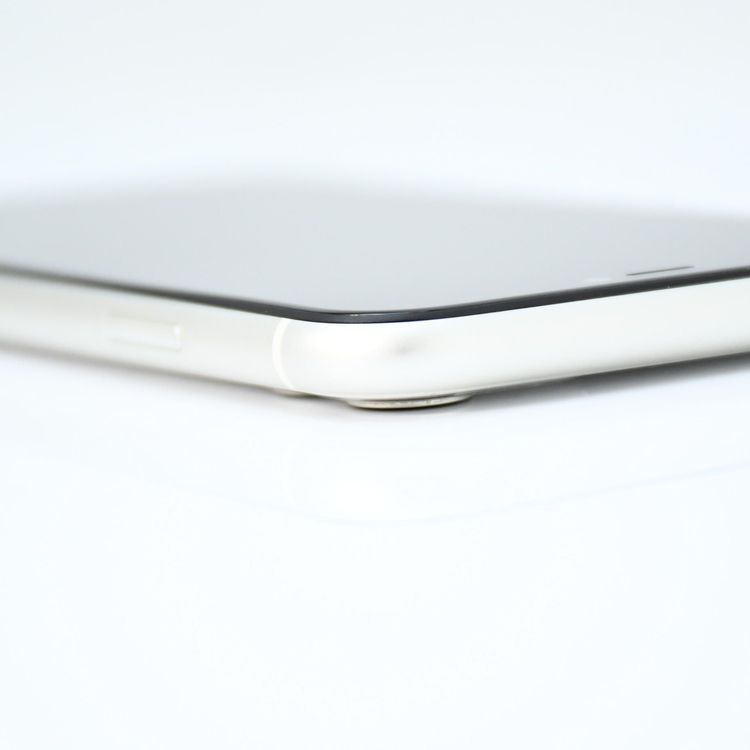 ��ư��ġ�����100 %���վ����ʡ� SIM�ե꡼ iPhone11 64GB �ۥ磻��