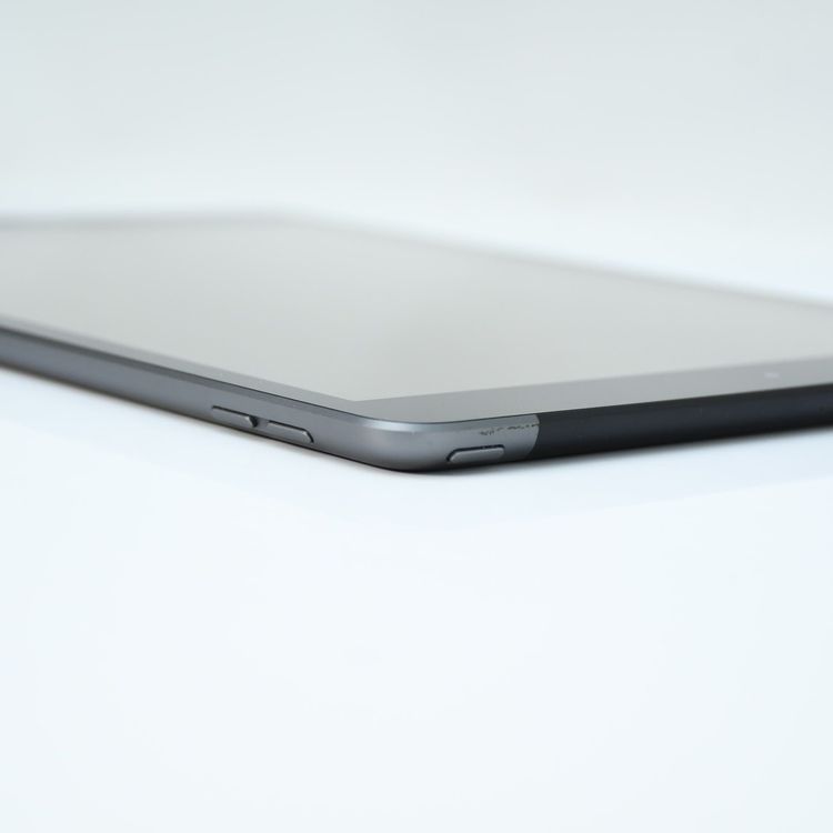 86SIMե꡼ iPad 8 Wi-Fi+Cellular 32GB