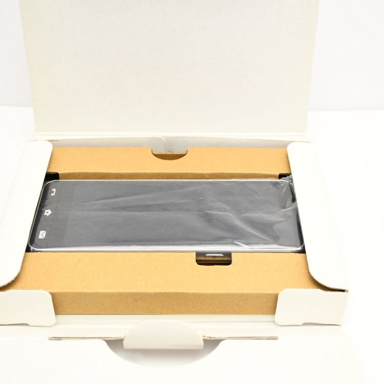 �ڱվ����ʡ������ɹ���au SIM�ե꡼ BASIO active2 64GB SHG12 ����С�