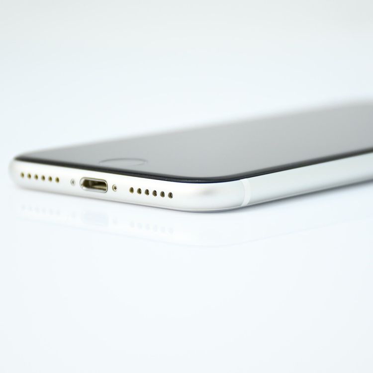 ڱվʡSIMե꡼ iPhone SE 2 64GB ۥ磻