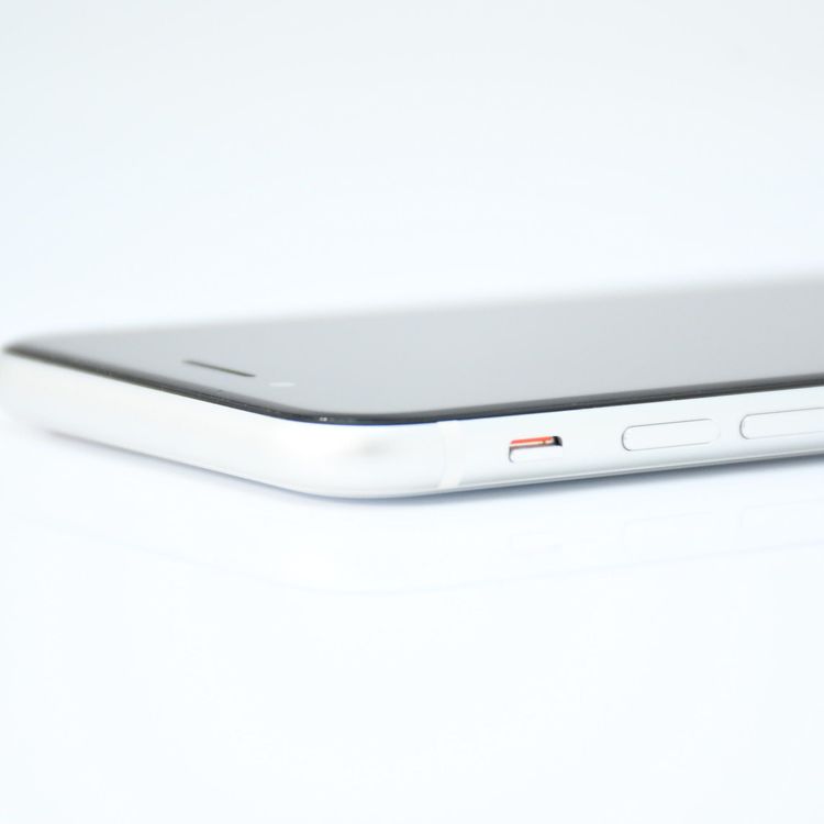 �ڥХåƥ꡼��������82���docomo SIM�ե꡼ iPhone SE �裲���� 128GB