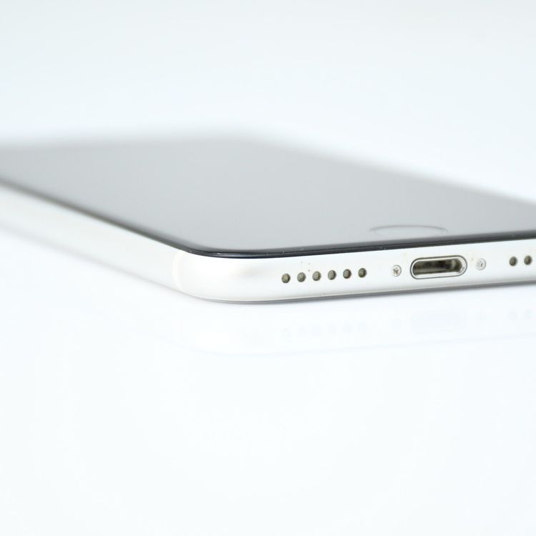 �����ʡ������Хåƥ꡼84���SIM�ե꡼ iPhone SE �裲���� 64GB �ۥ磻��