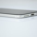 au SIM�ե꡼iPhone SE �裲���� 128GB �ۥ磻��