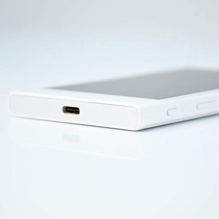 �ڱվ����ʡ������ɹ���docomo Xperia X Compact SO-02J �ۥ磻��