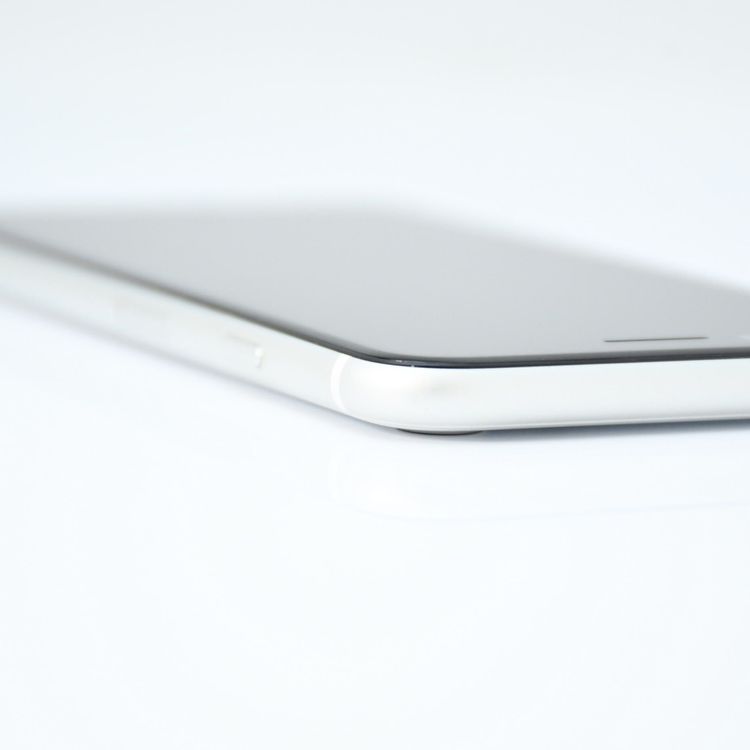 �����ʡ�SIM�ե꡼ iPhone SE �裲���� 128GB �ۥ磻��