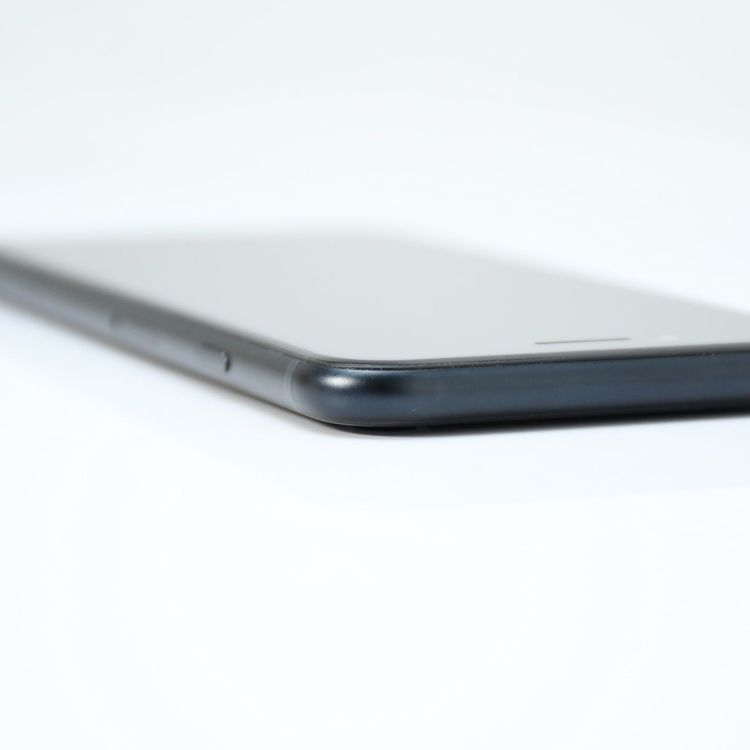 �ڥ�����󥺳��������Хåƥ꡼83���docomo SIM�ե꡼SE �裳���� 64GB