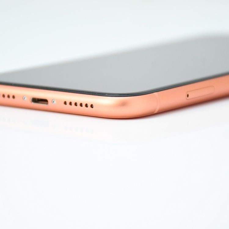 �����ʡ������Хåƥ꡼83���docomo SIM�ե꡼ iPhone XR 64GB �������