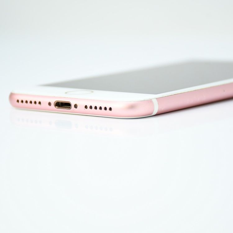 �ڥХåƥ꡼��������86����վ����ʡ�SIM�ե꡼ iPhone7 32GB �������������